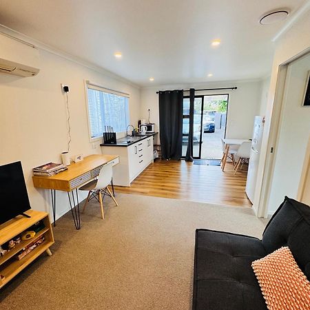 אפר האט Modern 1 Bedroom Guest House מראה חיצוני תמונה