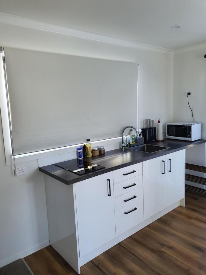 אפר האט Modern 1 Bedroom Guest House מראה חיצוני תמונה