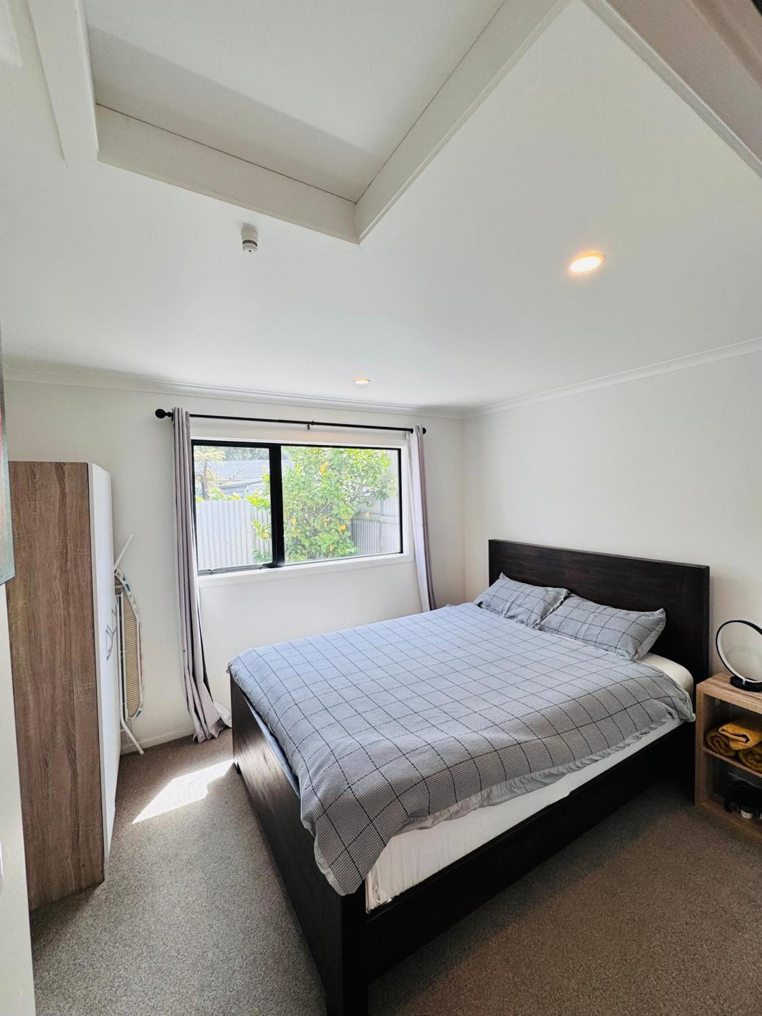 אפר האט Modern 1 Bedroom Guest House מראה חיצוני תמונה